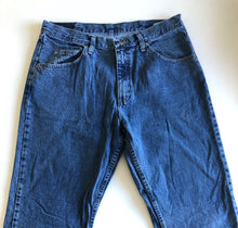 Load image into Gallery viewer, Wrangler Jeans W34 L30