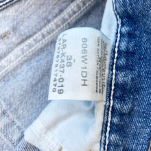 Load image into Gallery viewer, Wrangler Denim Shorts W36