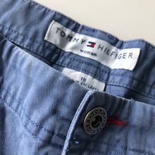 Load image into Gallery viewer, Tommy Hilfiger Shorts W38