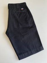 Load image into Gallery viewer, Dickies Shorts W34