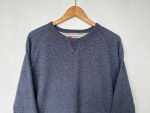 Levi’s sweatshirt (M)