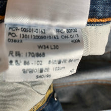 Load image into Gallery viewer, Levi’s 501 W34 L30