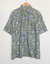 Load image into Gallery viewer, Crazy print shirt (L)