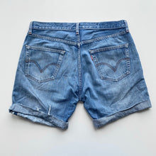Load image into Gallery viewer, Levi’s cut off shorts