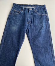 Load image into Gallery viewer, Wrangler Jeans W34 L30