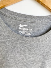 Load image into Gallery viewer, Nike t-shirt (XL)