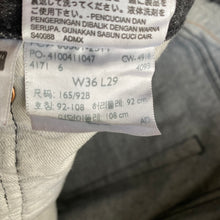 Load image into Gallery viewer, Levi’s 501 W36 L29