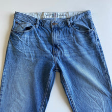 Load image into Gallery viewer, Tommy Hilfiger Jeans W36 L30