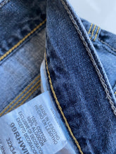 Load image into Gallery viewer, Wrangler Jeans W32 L34