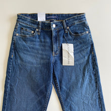 Load image into Gallery viewer, Calvin Klein Jeans W25 L32
