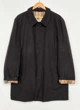 Load image into Gallery viewer, Burberry trench coat (M)