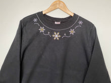 Load image into Gallery viewer, Embroidered ‘Snowflake’ sweatshirt (L)