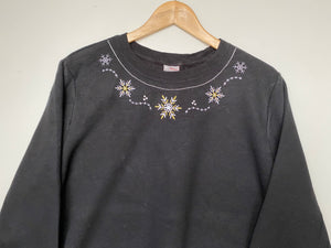 Embroidered ‘Snowflake’ sweatshirt (L)