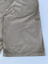 Load image into Gallery viewer, Dickies Shorts W32