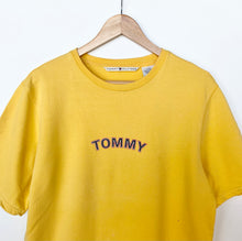 Load image into Gallery viewer, 90s Tommy Hilfiger T-shirt (L)