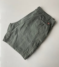 Load image into Gallery viewer, Dickies Shorts W42
