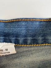 Load image into Gallery viewer, 90s Levi’s high waisted shorts