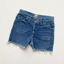 Load image into Gallery viewer, 90s Lee Denim Shorts W26