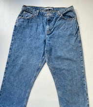 Load image into Gallery viewer, Tommy Hilfiger Jeans W34 L29