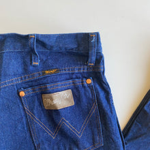 Load image into Gallery viewer, Wrangler Jeans W36 L34