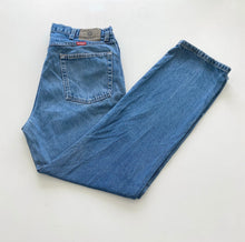 Load image into Gallery viewer, Wrangler Jeans W36 L32