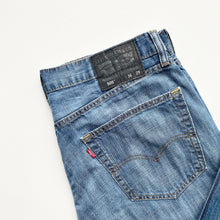 Load image into Gallery viewer, Levi’s 505 W36 L29