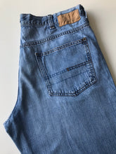 Load image into Gallery viewer, Calvin Klein Jeans W36 L31