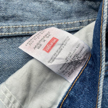Load image into Gallery viewer, Wrangler Jeans W35 L29