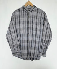 Load image into Gallery viewer, Flannel shirt (L)