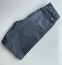 Load image into Gallery viewer, Dickies Shorts W31