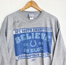 Load image into Gallery viewer, Signed NFL Indianapolis Colts T-shirt (M)