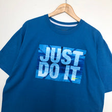 Load image into Gallery viewer, Nike t-shirt (XL)