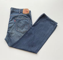 Load image into Gallery viewer, Levi’s 501 W40 L32