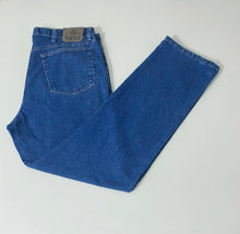 Load image into Gallery viewer, Wrangler Jeans W36 L32