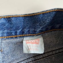 Load image into Gallery viewer, Levi’s Jeans W24 L32