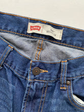 Load image into Gallery viewer, Levi’s 505 W33 L28