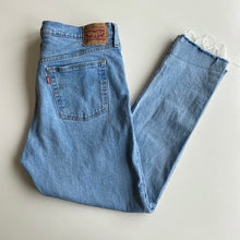 Load image into Gallery viewer, Levi’s 501 W34 L28