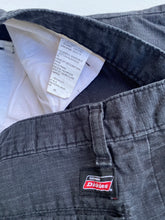 Load image into Gallery viewer, Dickies Shorts W38