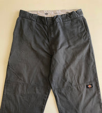 Load image into Gallery viewer, Dickies W38 L32