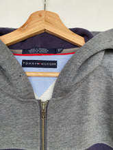 Load image into Gallery viewer, Tommy Hilfiger hoodie (2XL)