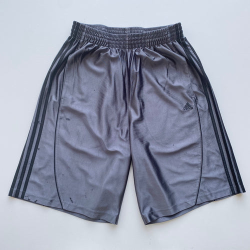 Adidas shorts (L)