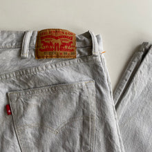 Load image into Gallery viewer, Levi’s 501 W38 L32