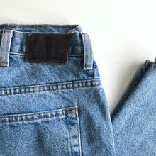 Load image into Gallery viewer, Calvin Klein Jeans W38 L30