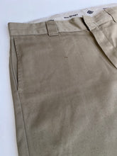 Load image into Gallery viewer, Dickies Shorts W38