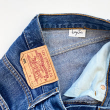 Load image into Gallery viewer, Levi’s 501 Shorts W31