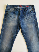 Load image into Gallery viewer, Guess Jeans W34 L32