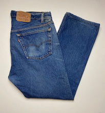 Load image into Gallery viewer, Levi’s 501 W38 L30