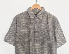 Load image into Gallery viewer, Crazy print shirt (L)