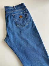 Load image into Gallery viewer, Carhartt Jeans W42 L28