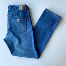 Load image into Gallery viewer, Guess Jeans W31 L28